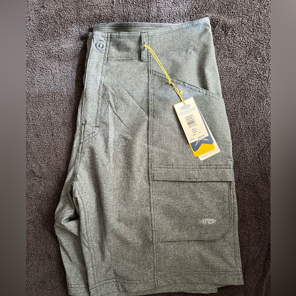 Men’s navy fishing shorts. Size 38